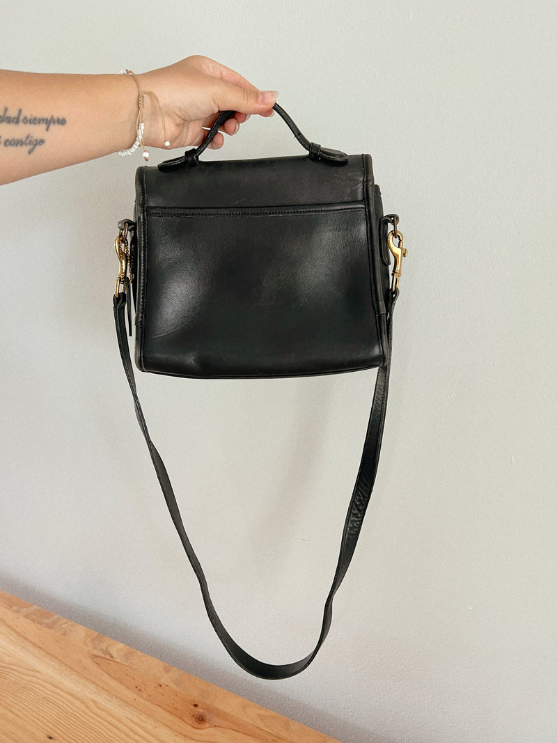 Vintage 〰️ Coach Top Handle Court Leather Crossbody