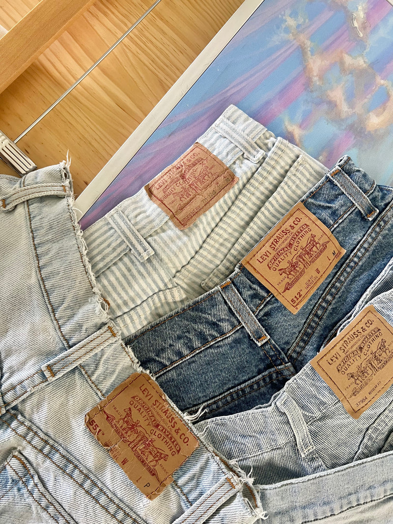 Vintage Levi's 〰️ 512 Medium Wash Denim (29)