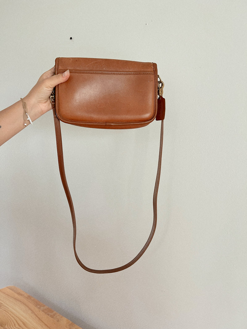 Vintage 〰️ Coach Brown Leather Crossbody