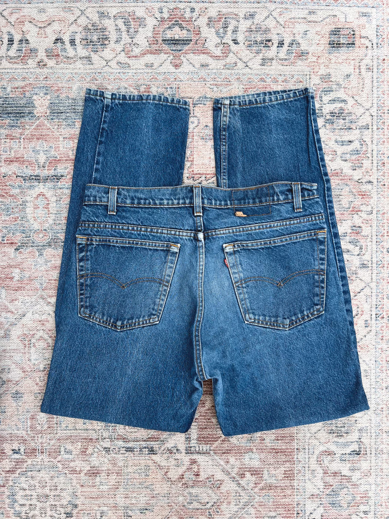 Vintage Levi’s • Dark Wash Dad Jean (35)