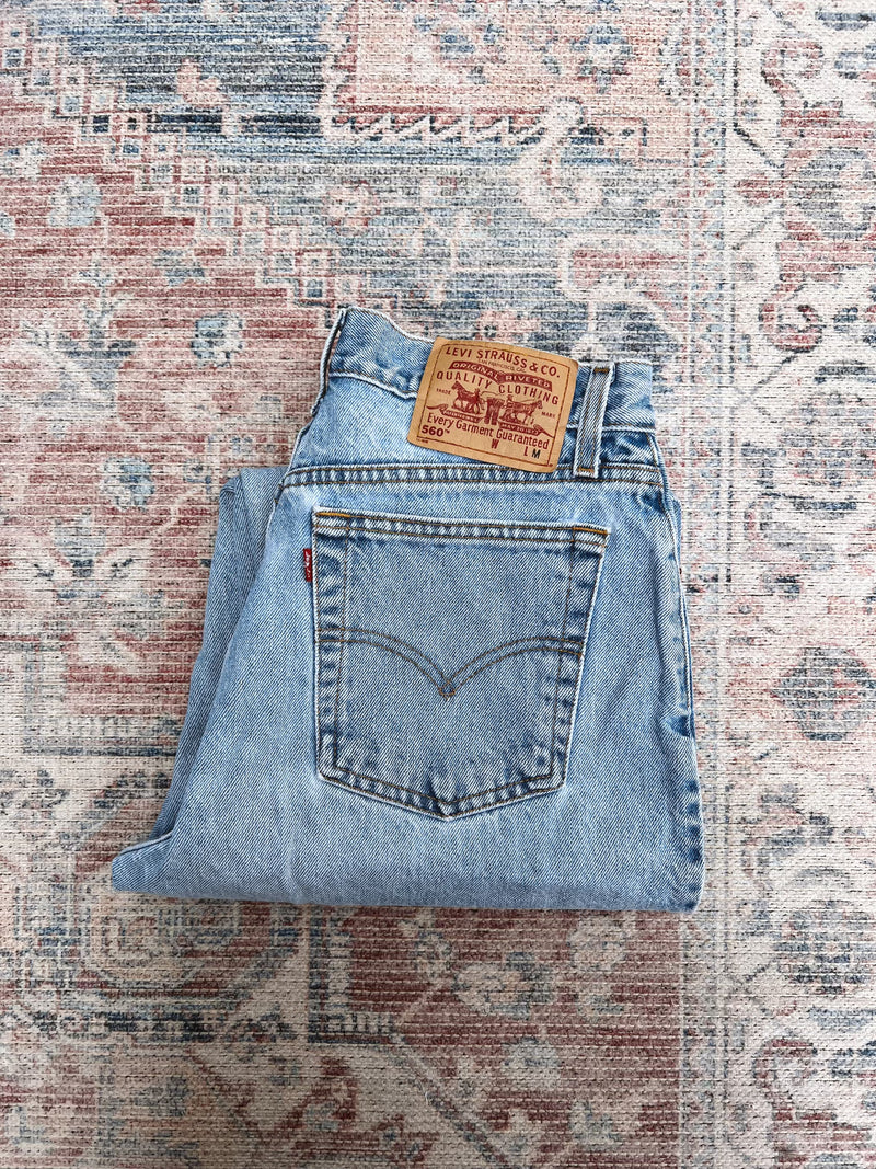 Vintage Levi’s • 560's Medium Wash (28)