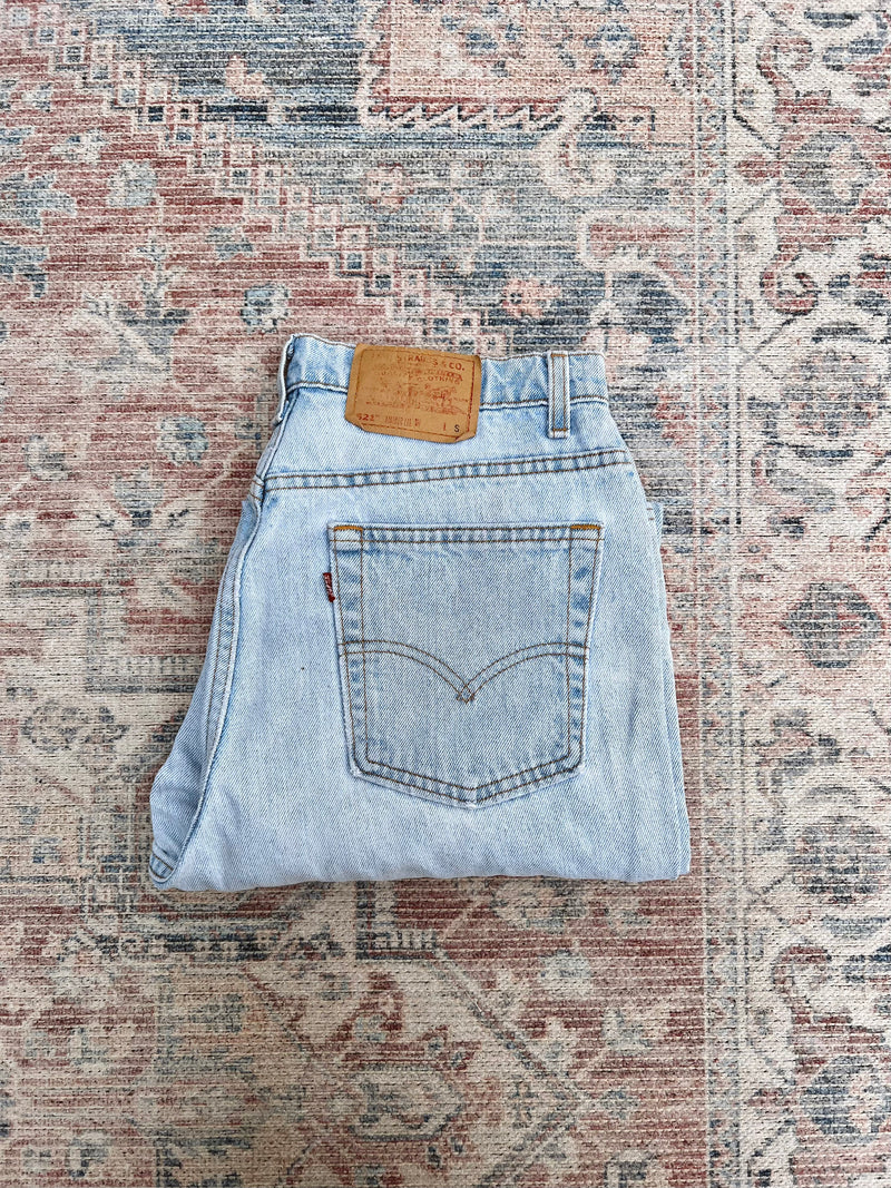 Vintage Levi’s • 521's Light Wash (31)