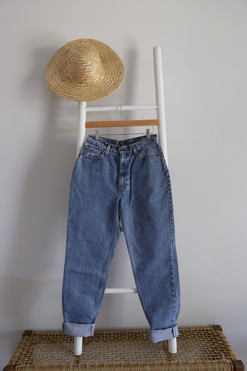 Vintage Levi's 〰️ 512 Medium Wash Denim (29)