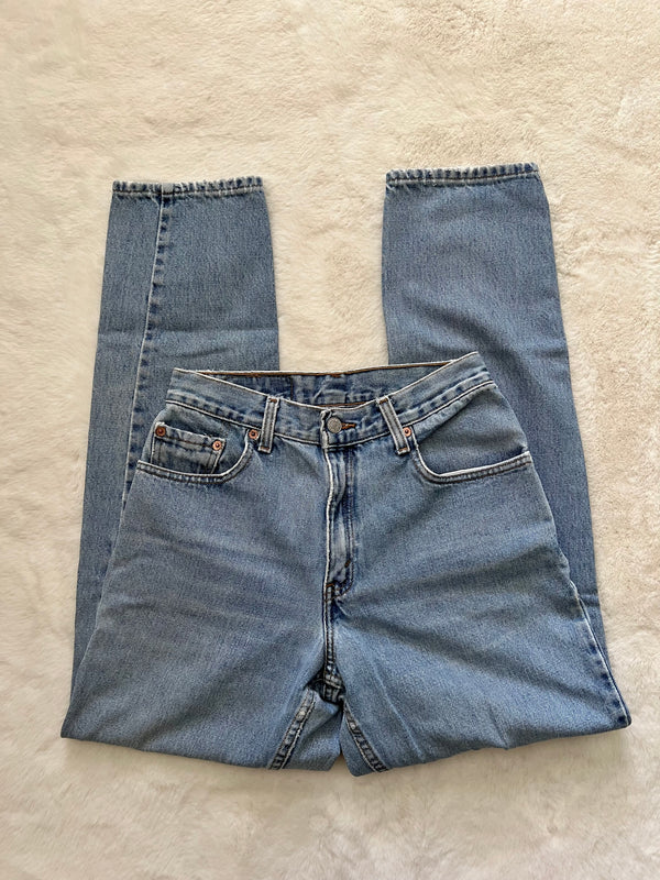 Vintage Levi’s • 550's Medium Wash (26)