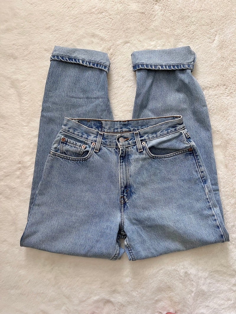 Vintage Levi’s • 560's Medium Wash (28)