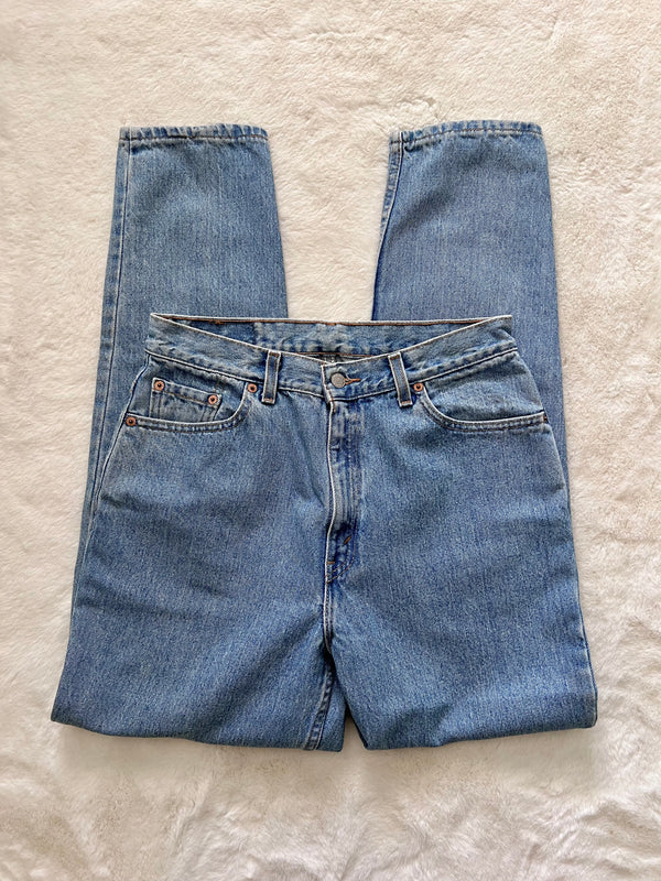 Vintage Levi’s • 512's Medium Wash (31)