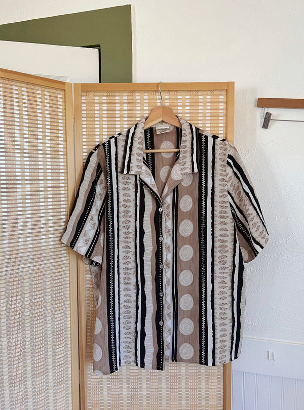 Vintage 〰️ 1980’s Summer Shirt (XL)