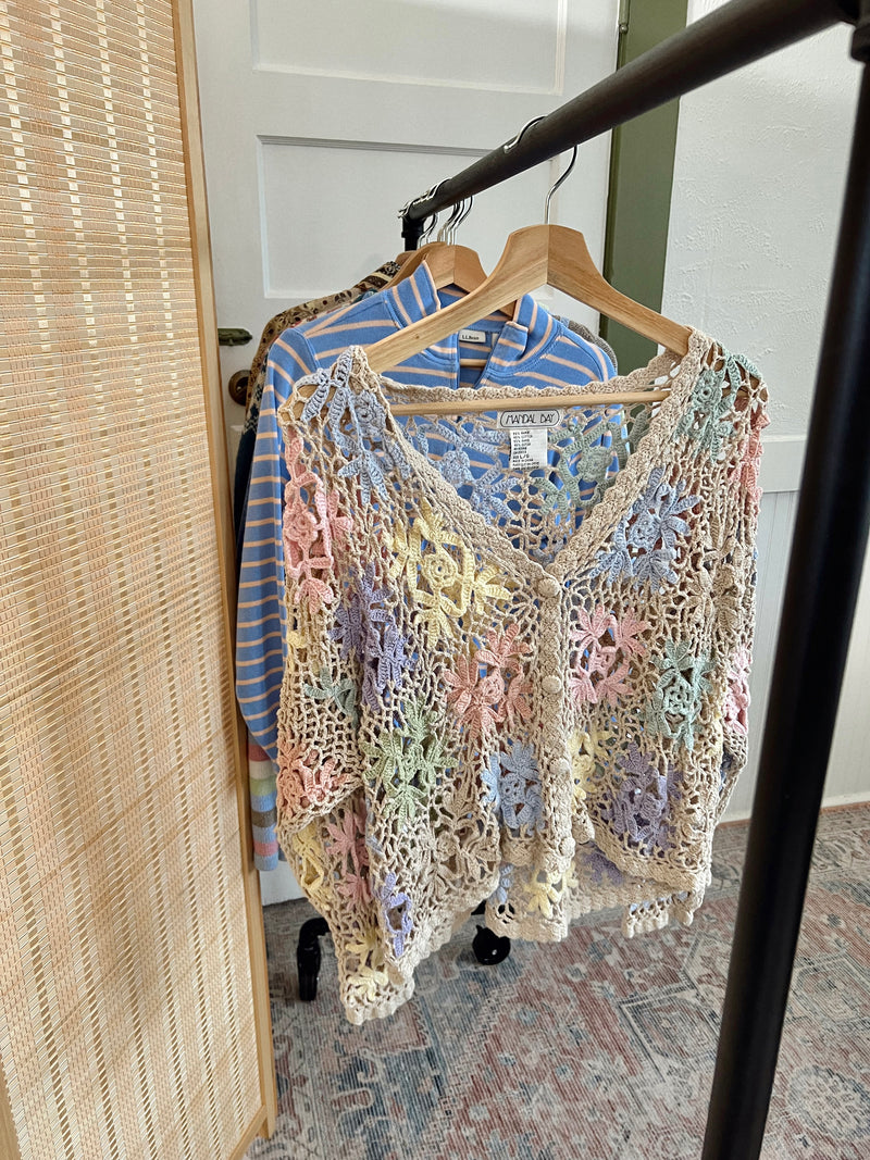 Vintage 〰️ Crochet Pastel Cardigan (L)