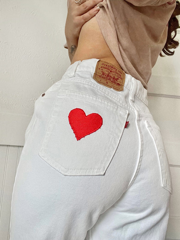 Vintage Levi’s 〰️ 512 Heart Patch Mom Jean (28)