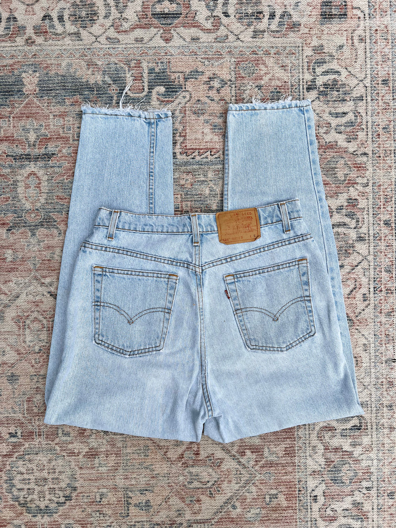 Vintage Levi’s • 521's Light Wash (31)