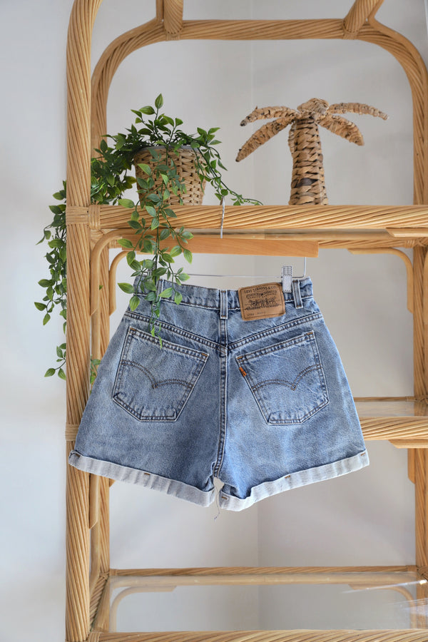 Vintage Levi's 〰️ 954 Orange Tab Denim Shorts (26)