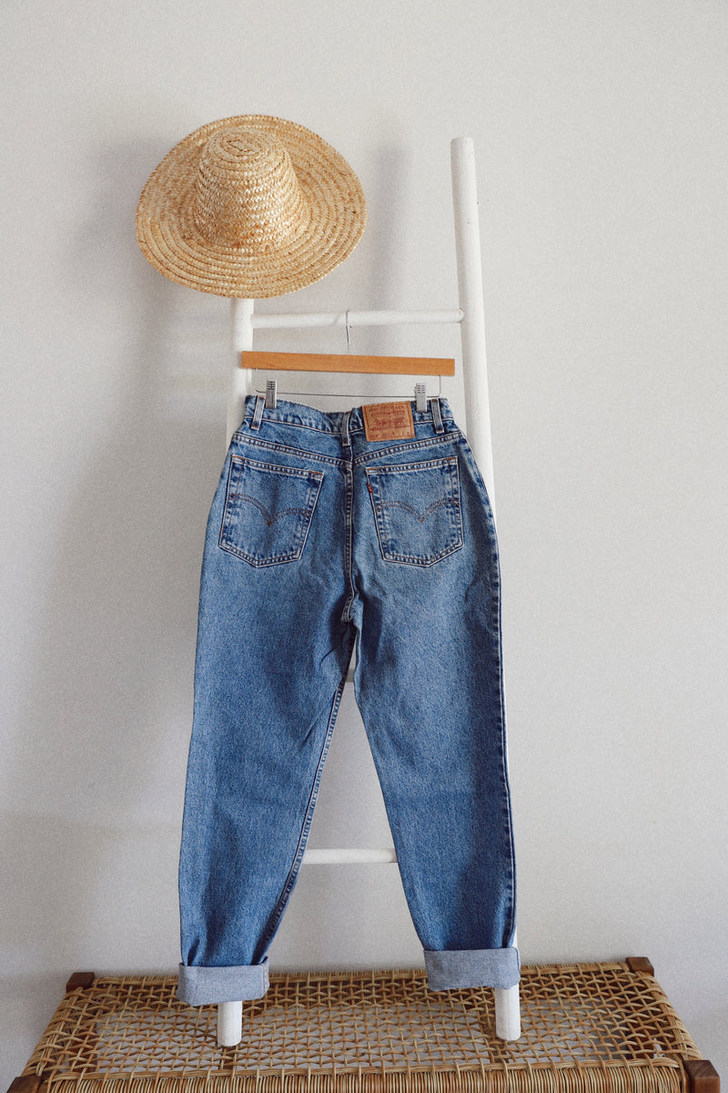 Vintage Levi's 〰️ 512 Medium Wash Denim (29)