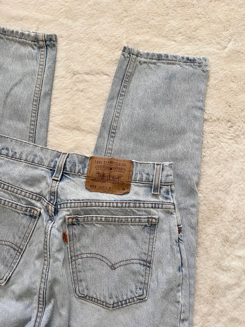 Vintage Levi’s • 951's Light Wash (30)