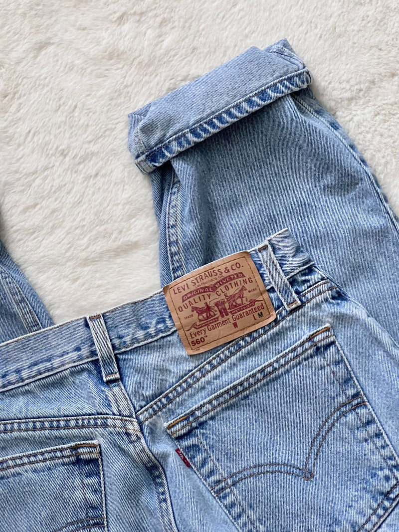 Vintage Levi’s • 560's Medium Wash (28)