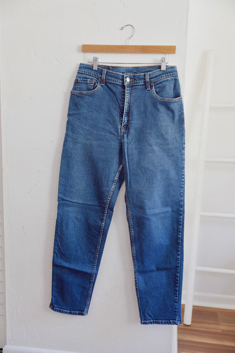 Vintage Levi’s 〰️ 550's Dark Wash (30/31)