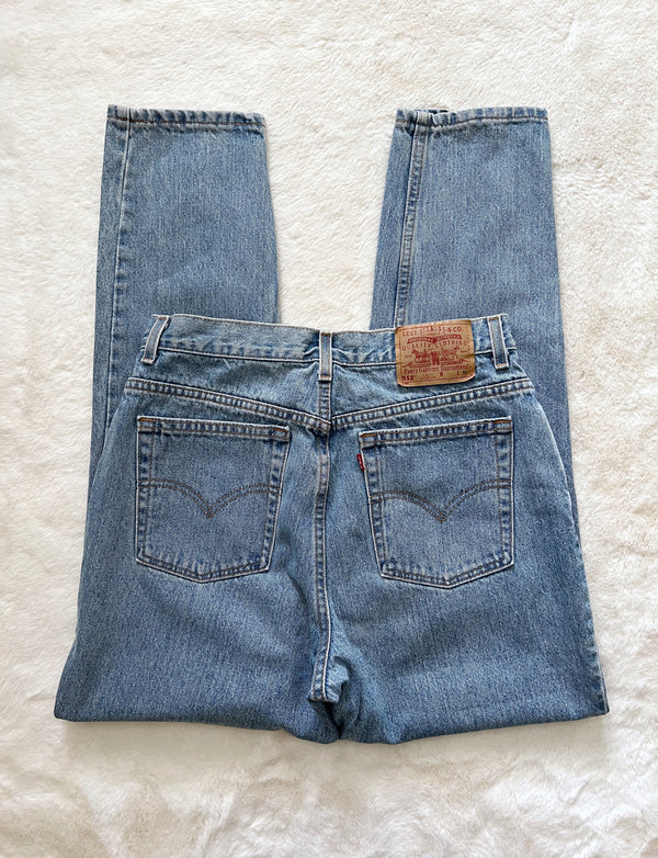 Vintage Levi’s • 512's Medium Wash (31)