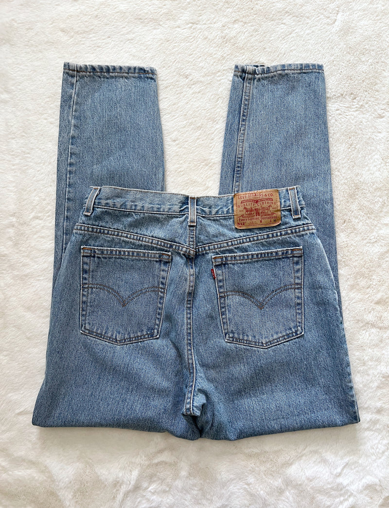 Vintage Levi’s • 512's Medium Wash (31)